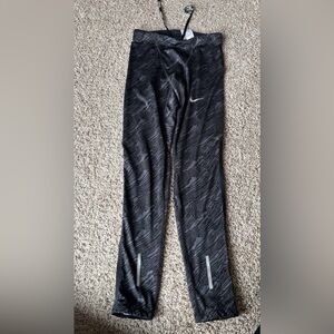 Nike Black & Gray Wave-Pattern Performance Leggings